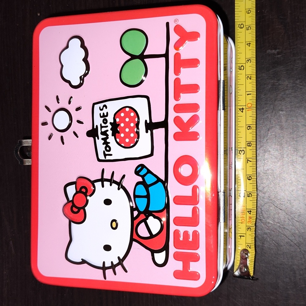 Hello Kitty mini tin box